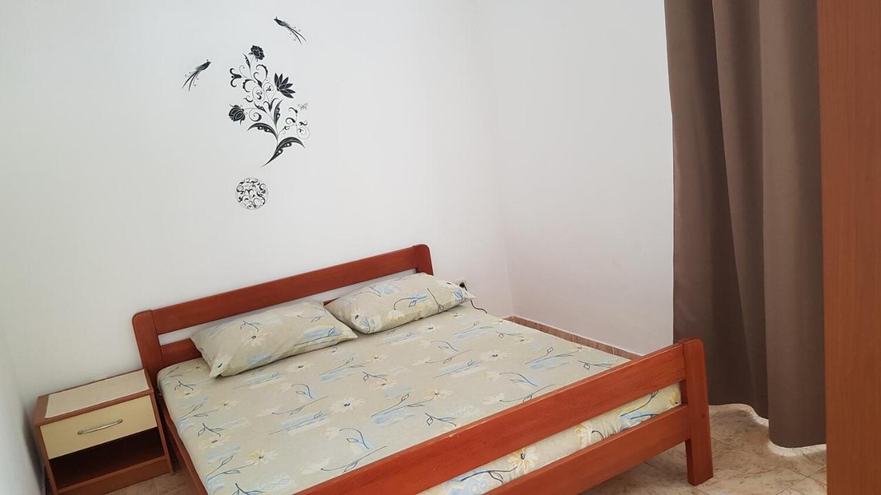 Apartment Seaside Secluded Apartments Cove Jedra, Hvar - 2583 Gdinj